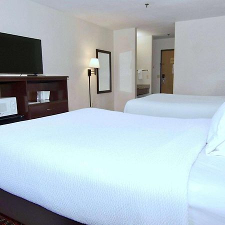 Ramada By Wyndham Tell City מראה חיצוני תמונה