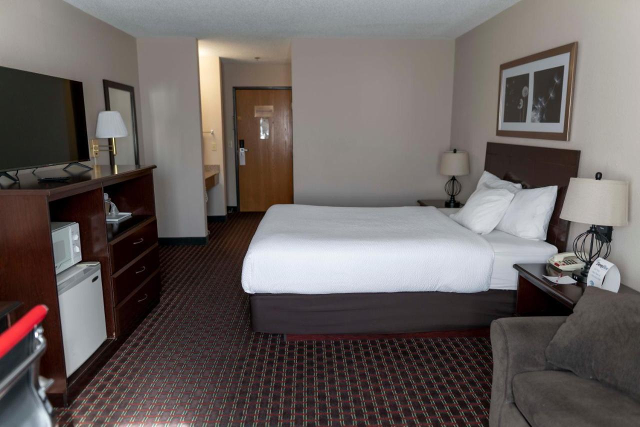Ramada By Wyndham Tell City מראה חיצוני תמונה