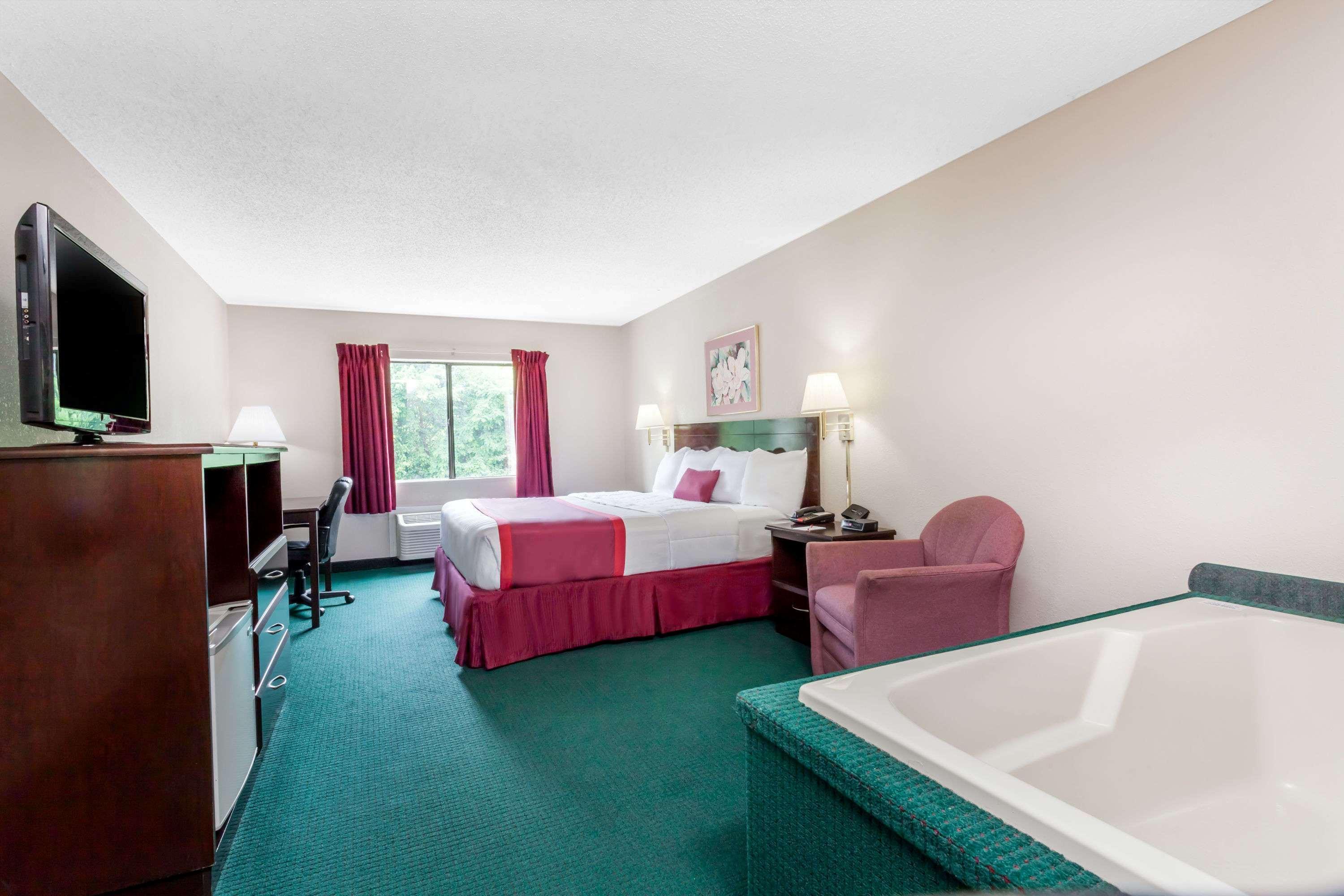 Ramada By Wyndham Tell City מראה חיצוני תמונה