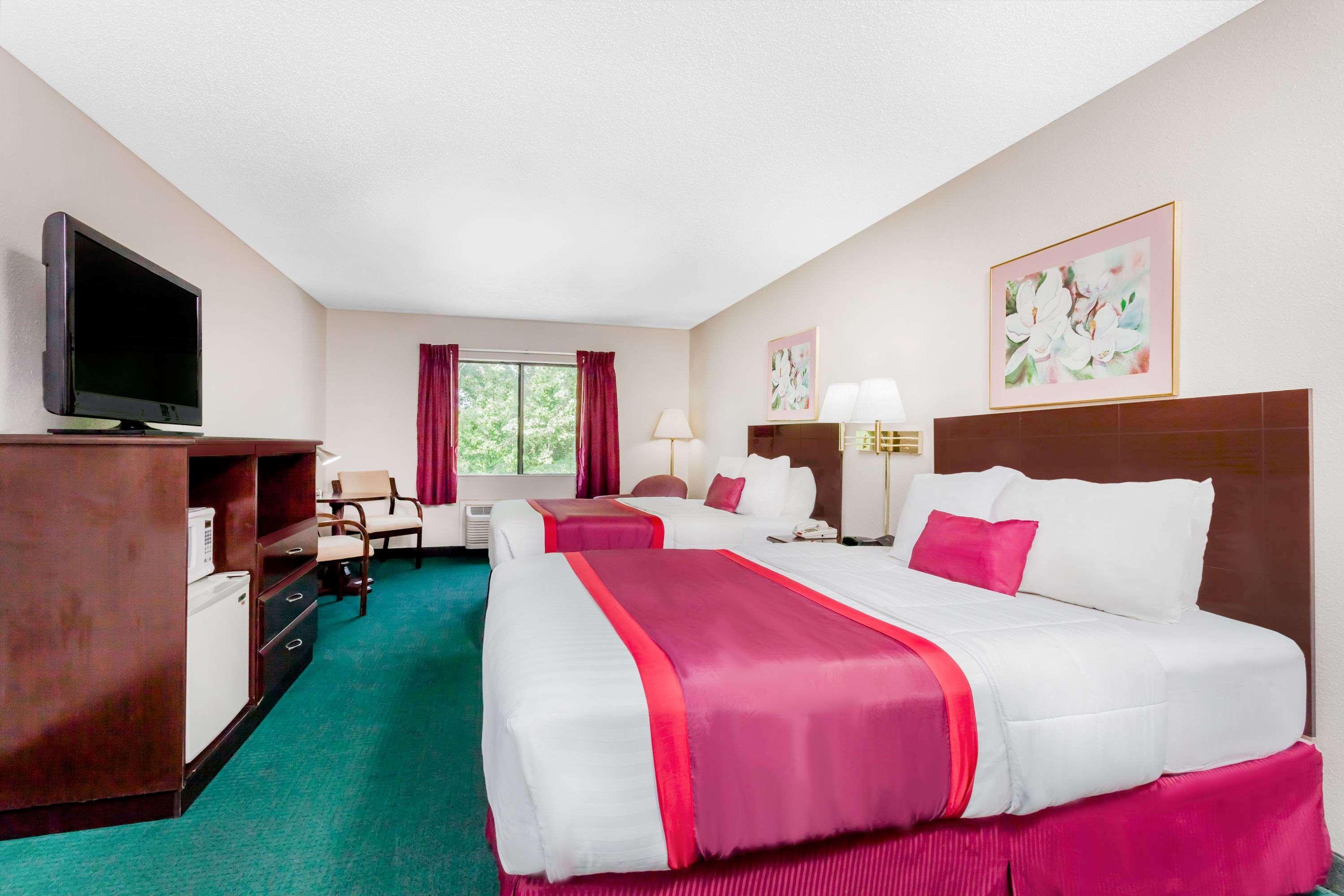 Ramada By Wyndham Tell City מראה חיצוני תמונה