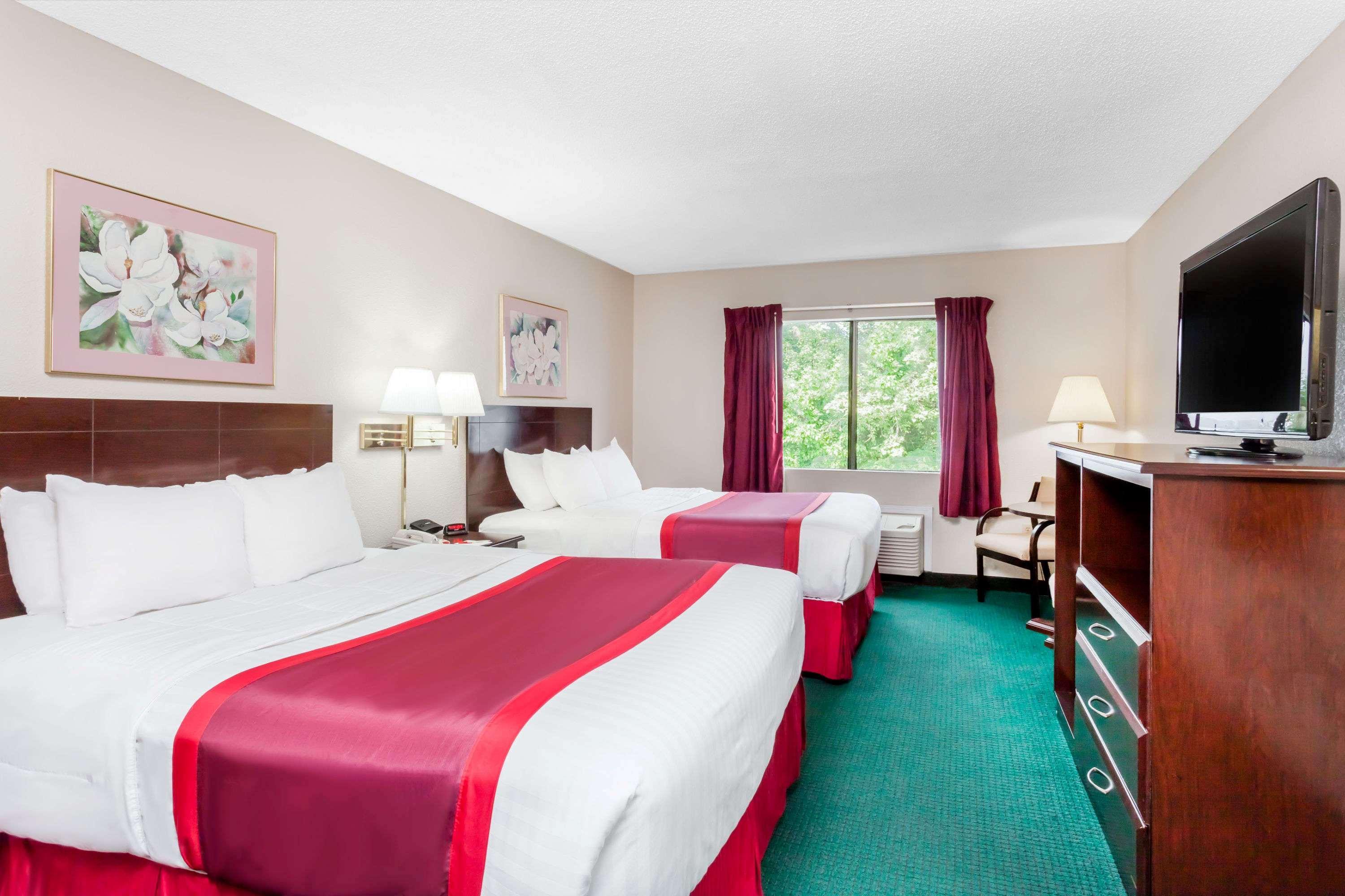 Ramada By Wyndham Tell City מראה חיצוני תמונה